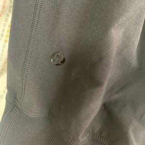 Lululemon black pleated front Joggers size 6